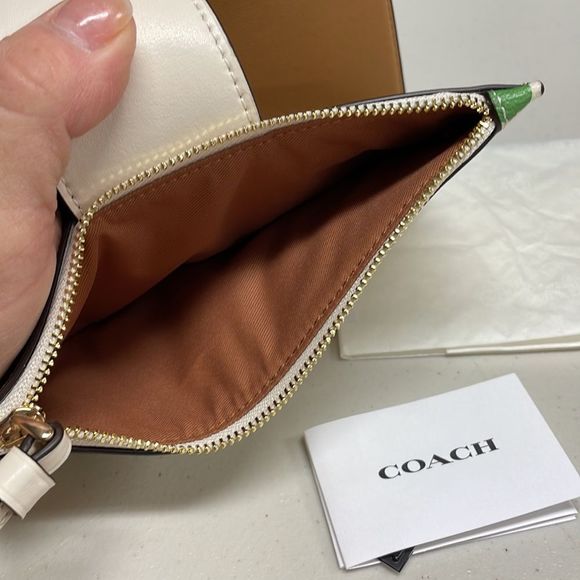 Coach Apple Print Tech Wallet With Apple Print - Picture 7 of 8